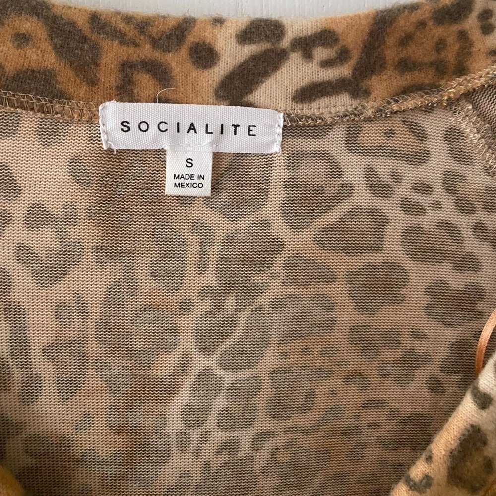 Very nice animal print suéter